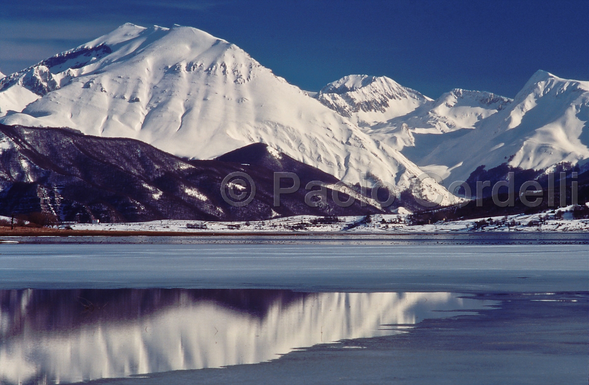 Campotosto Lake and Gran Sasso range, Abruzzo, Italy
 (cod:Abruzzo 17)